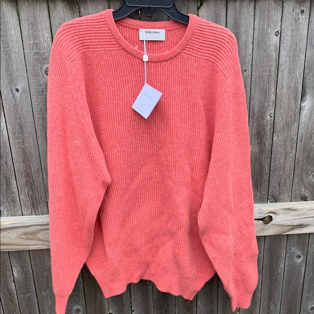 Johnstons size 48 chest (24 ptp/29 long) salmon color Scotland wool sweater NWT!